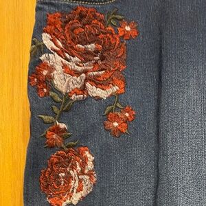 Gloria Vanderbilt Embroidered Jeans